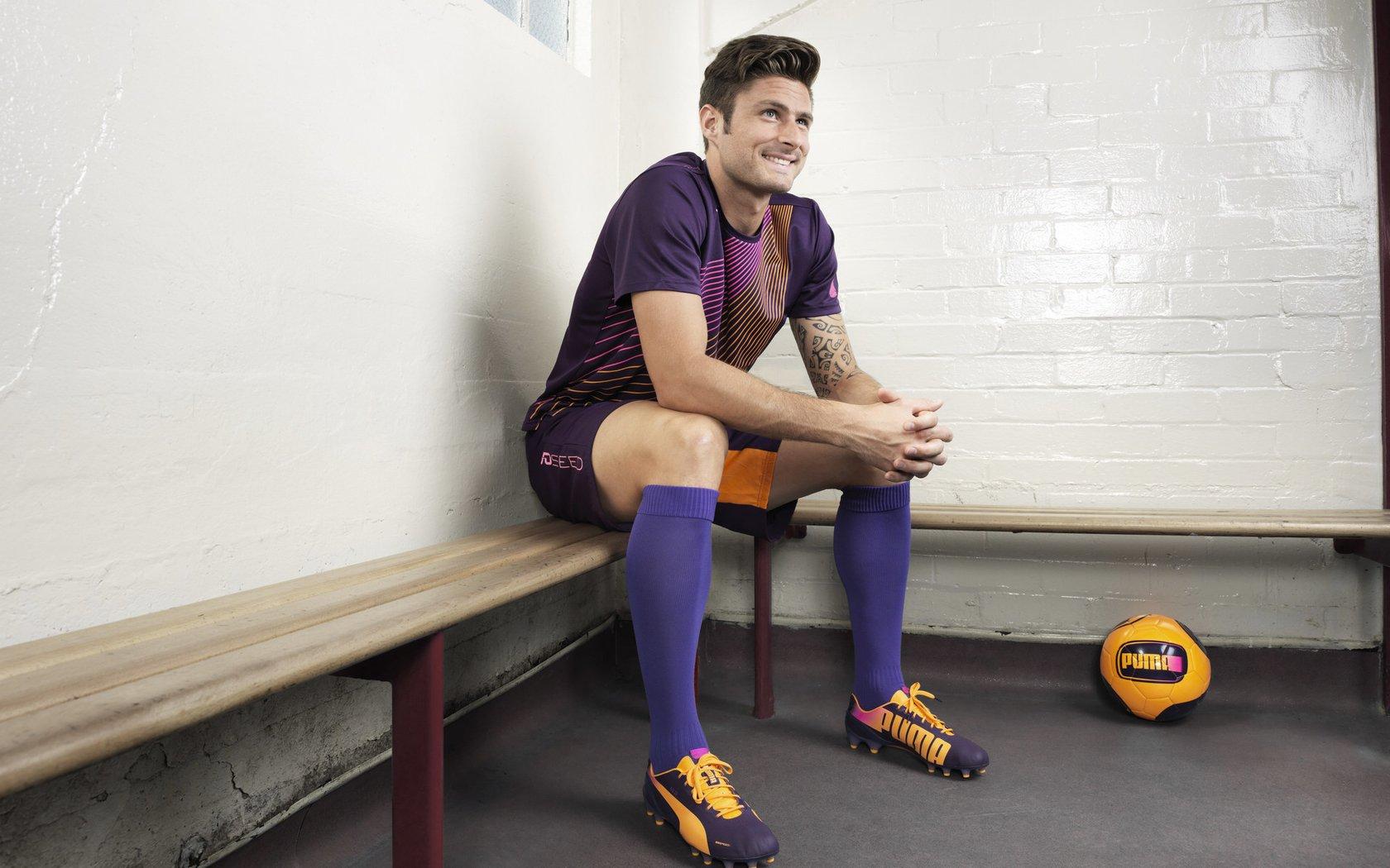 阿尔卡拉斯强势晋级温网四强 新生代天王再展王者风范