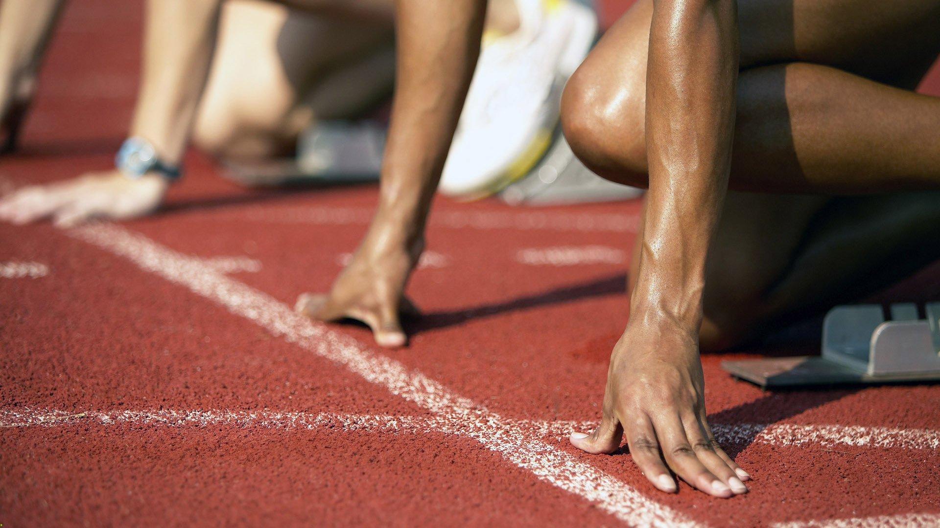 英超争冠白热化，曼城、阿森纳、利物浦三强鼎立，赛季末悬念迭起