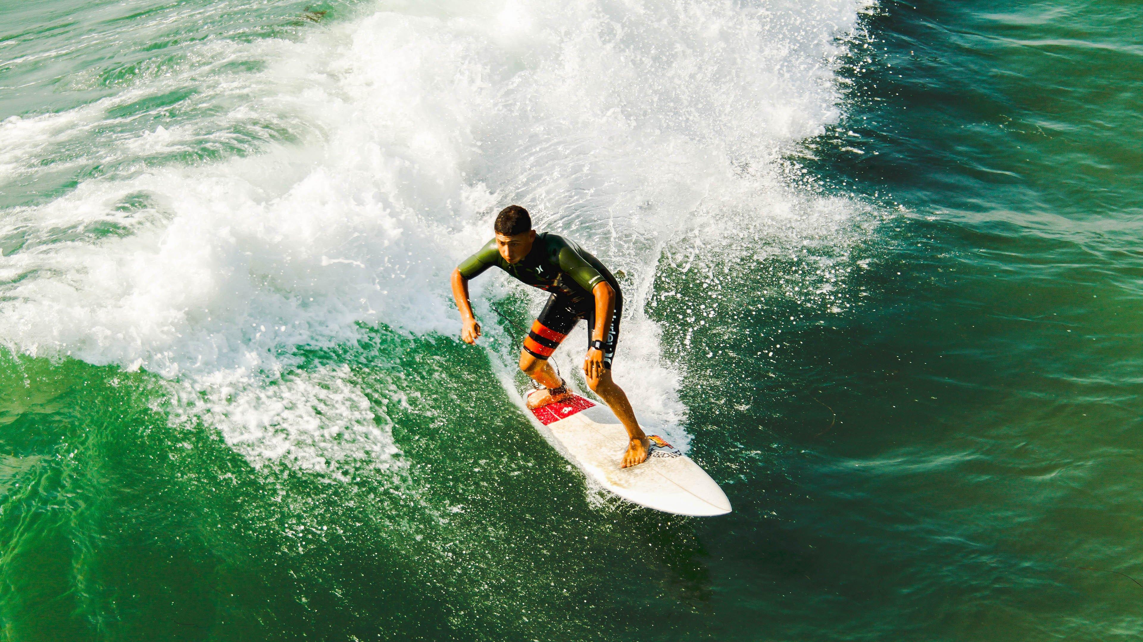 中国女排力克强敌巴西队，挺进世界联赛四强