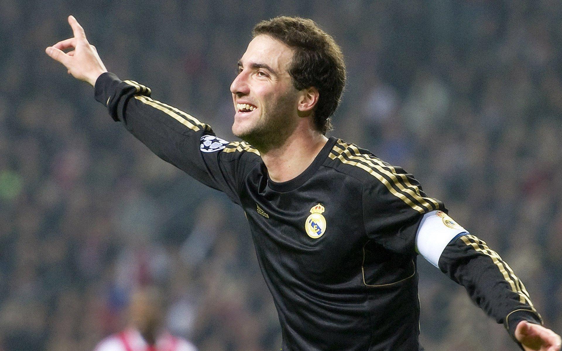 电竞产业蓬勃发展，全球赛事热潮推动职业化与商业化进程