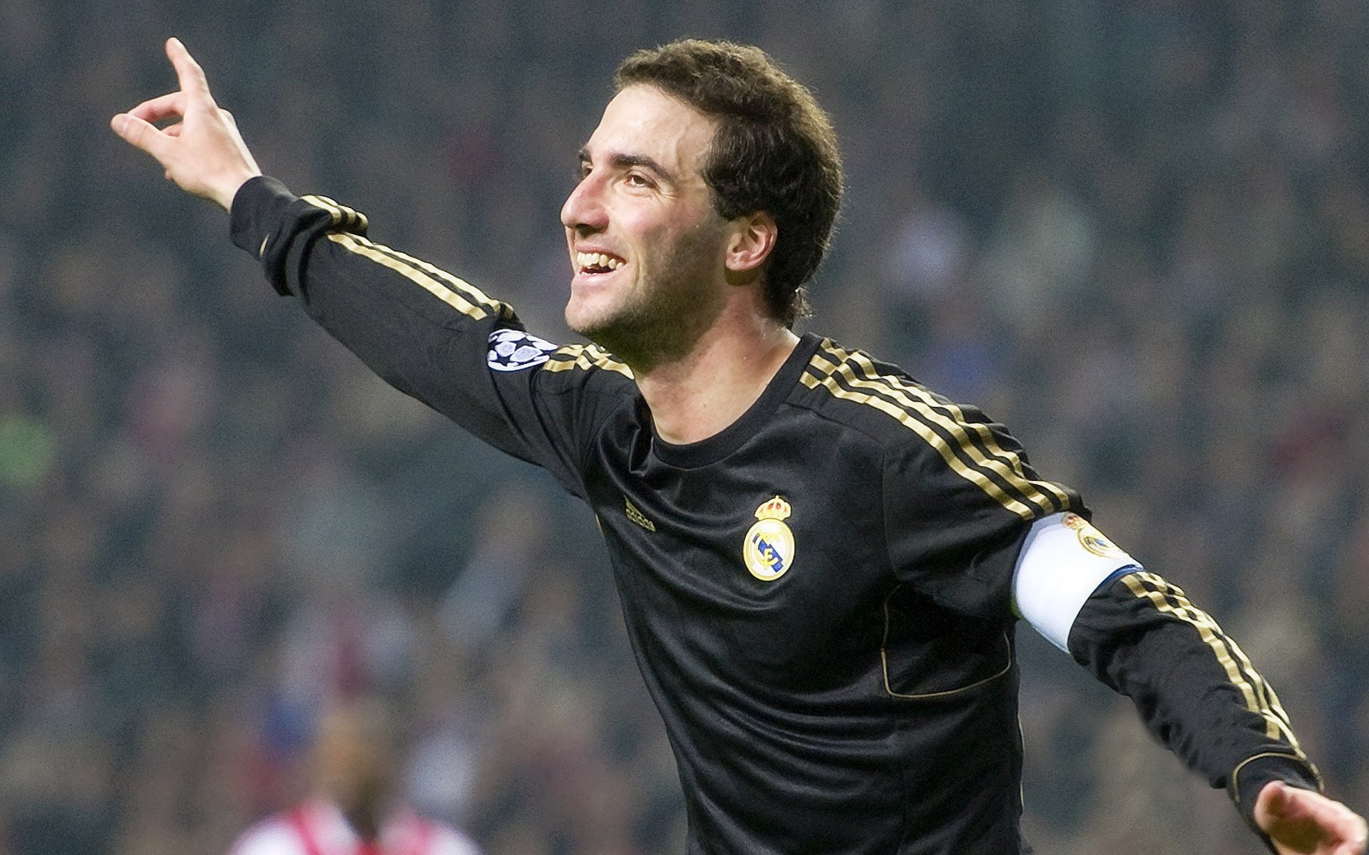 归化球员助力中国足球崛起,未来可期