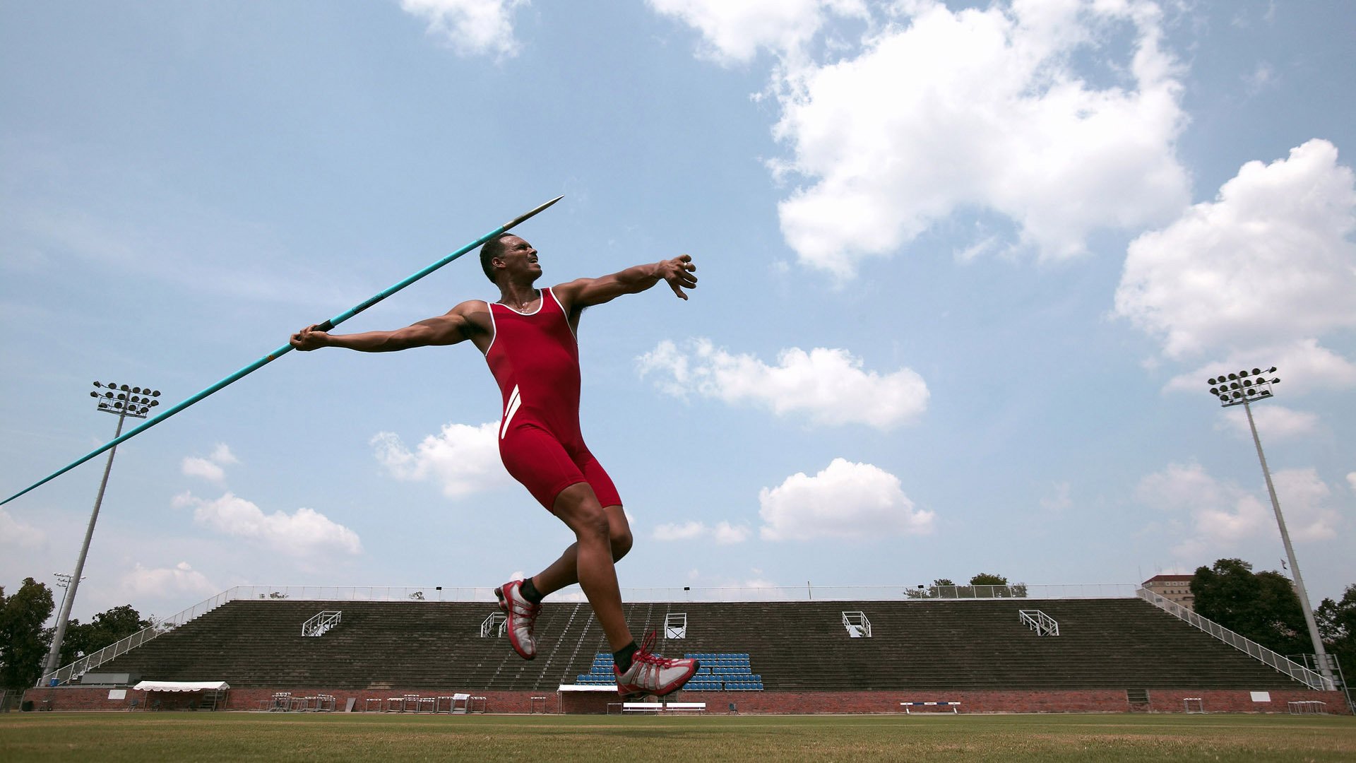 滑板运动风靡全球，年轻选手闪耀国际赛场